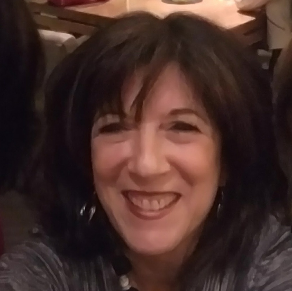 Meet your Posher, Lorrie